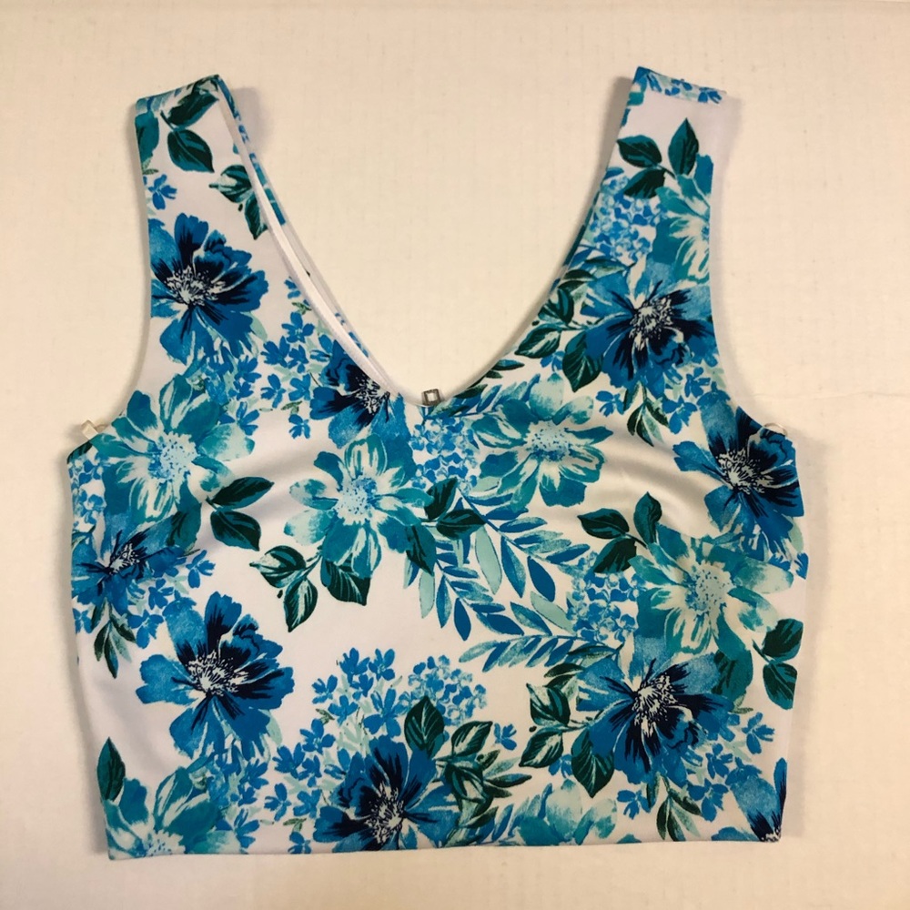 Like New Blue Floral Zipper Back Crop Top